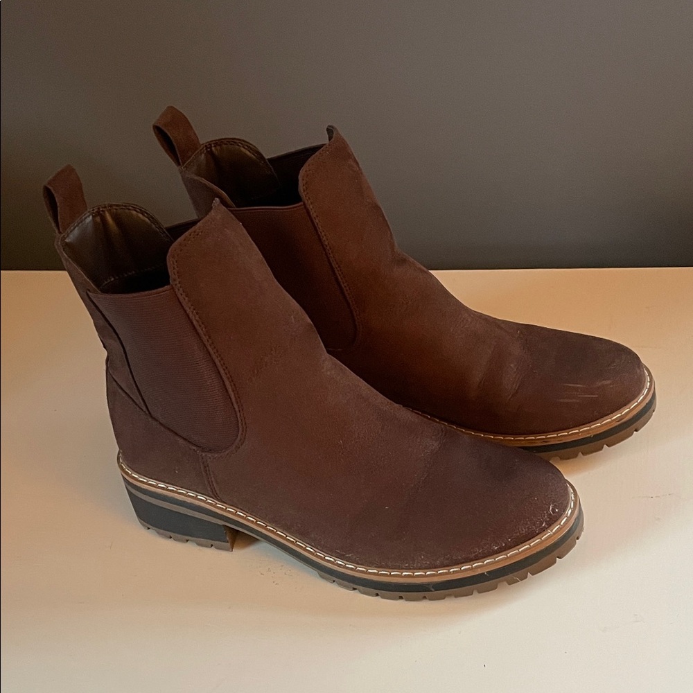 Kensie 9M Chelsea Boots